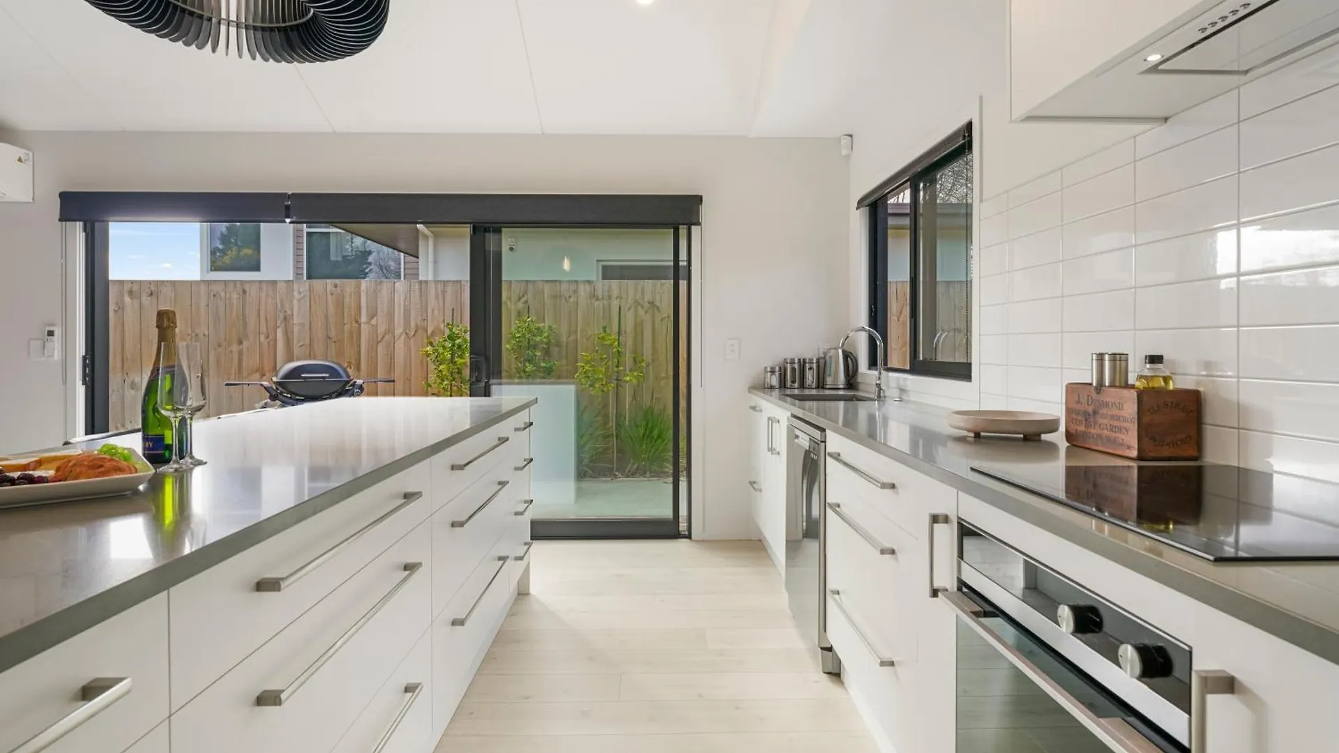 Location On Point - Taupo Villa New Zealand